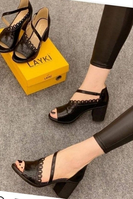صندل اسود