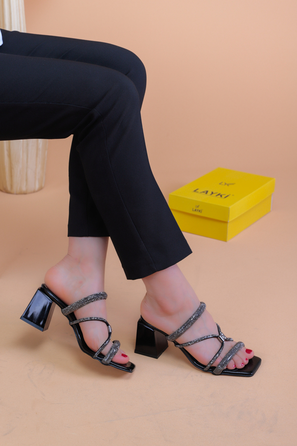 بابوج اسود